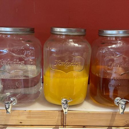 Danhostel Odense City Ngoại thất bức ảnh Mason jar beverage dispensers