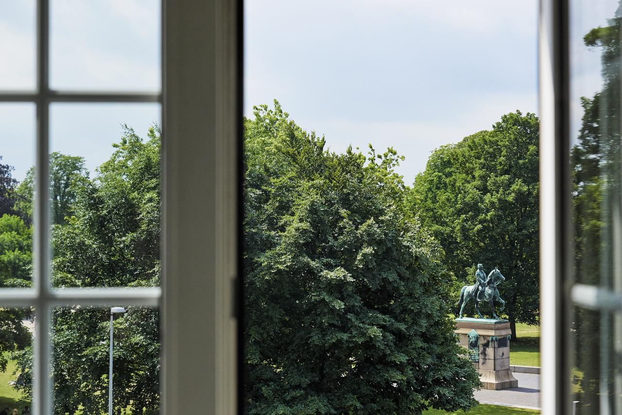 Danhostel Odense City Ngoại thất bức ảnh View of the gardens from the window of the house