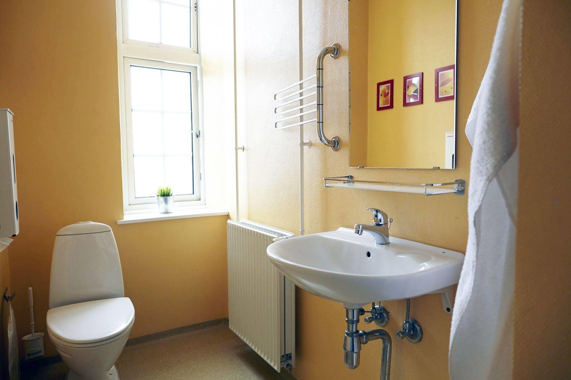 Danhostel Odense City Ngoại thất bức ảnh Bathroom