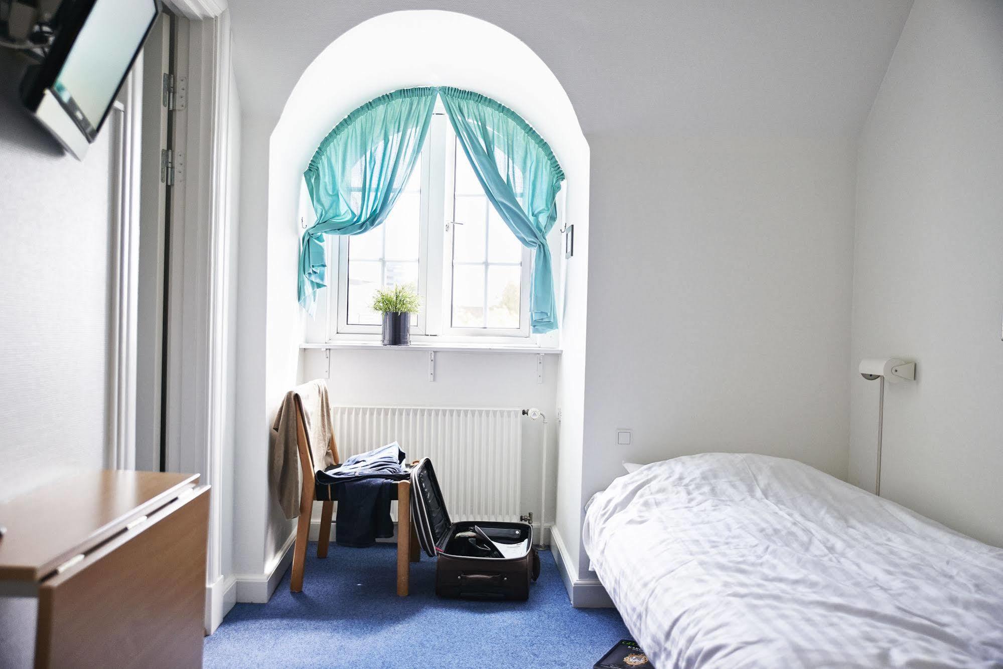 Danhostel Odense City Ngoại thất bức ảnh A room at the hotel