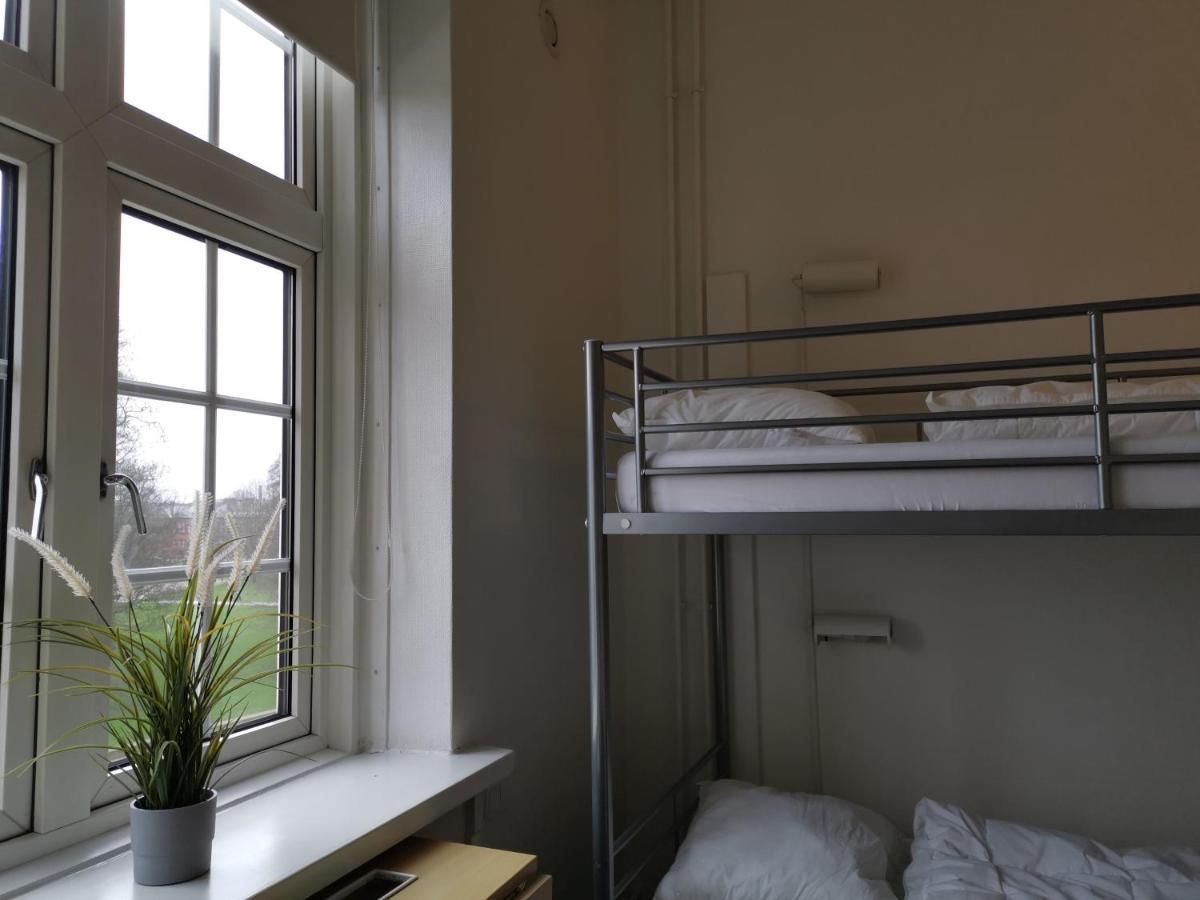 Danhostel Odense City Ngoại thất bức ảnh A room at the hostel